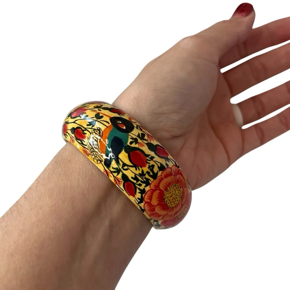Vintage hand painted wooden floral hummingbird bangle bracelet - Picture 1 of 8